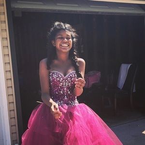 Meet your Posher, Damaris